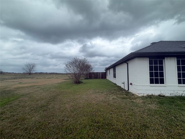 154 Whispering Winds Drive, Gunter, TX 75058