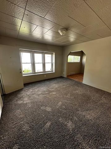 838 Clinton Street, Flint, MI 48507