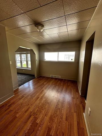 838 Clinton Street, Flint, MI 48507