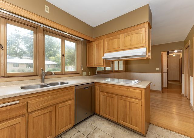 1420 35th Avenue, Rock Island, IL 61201