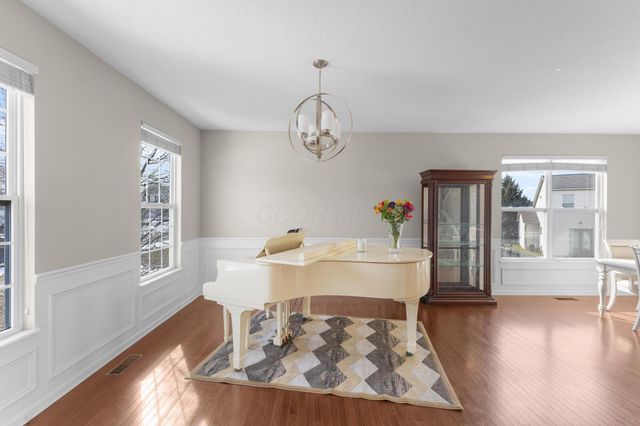 223 Antrim Street, Pickerington, OH 43147