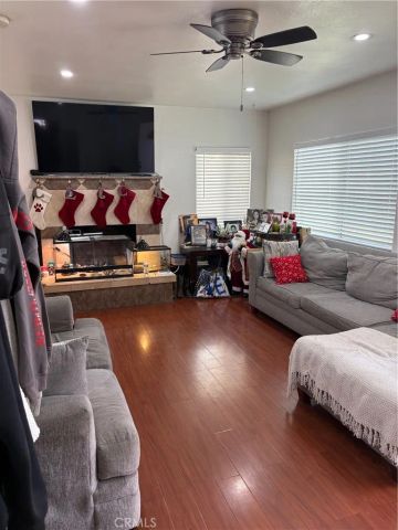 2911 Baltic, Long Beach, CA 90810