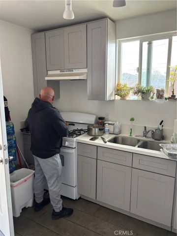 2911 Baltic, Long Beach, CA 90810