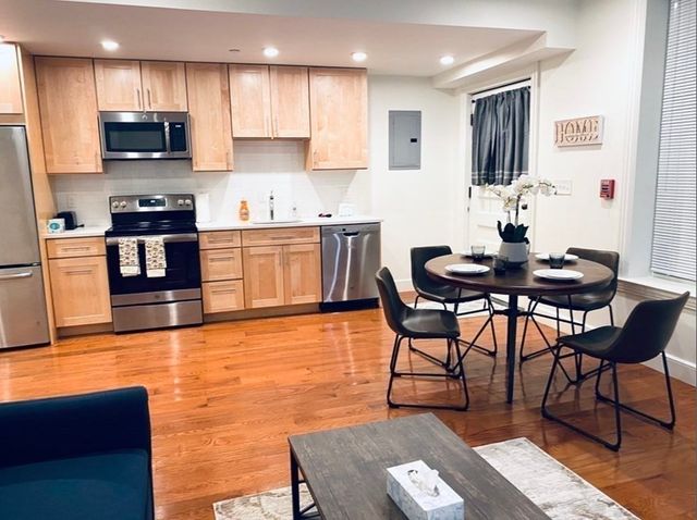 1776 Beacon Street B, Brookline, MA 02445