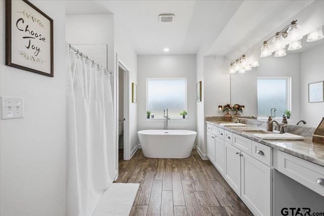 21531 Kayla Ln, Mineola, TX 75773