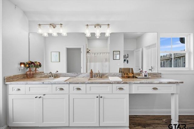 21531 Kayla Ln, Mineola, TX 75773