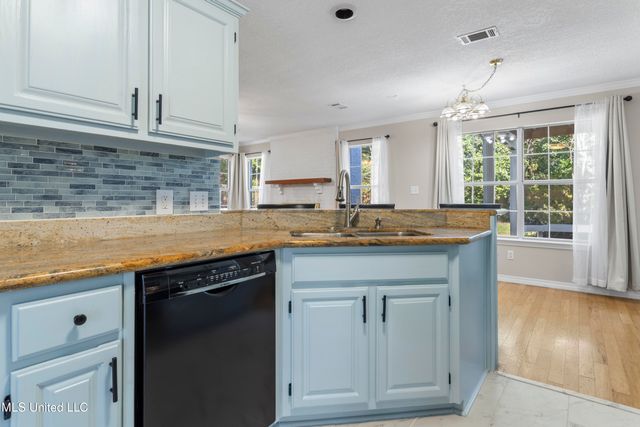 13313 Hollow Oak Lane, Ocean Springs, MS 39564