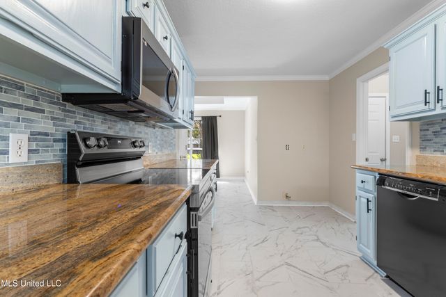 13313 Hollow Oak Lane, Ocean Springs, MS 39564