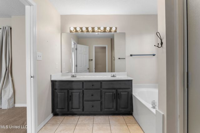 13313 Hollow Oak Lane, Ocean Springs, MS 39564