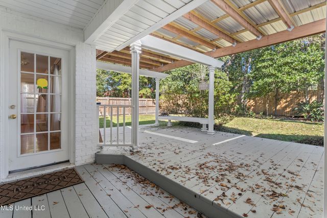 13313 Hollow Oak Lane, Ocean Springs, MS 39564