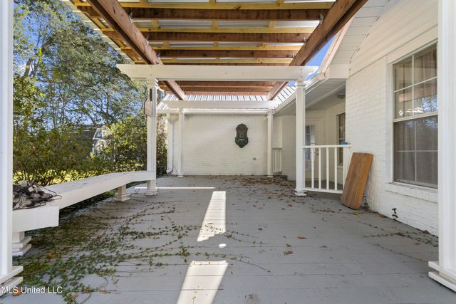 13313 Hollow Oak Lane, Ocean Springs, MS 39564