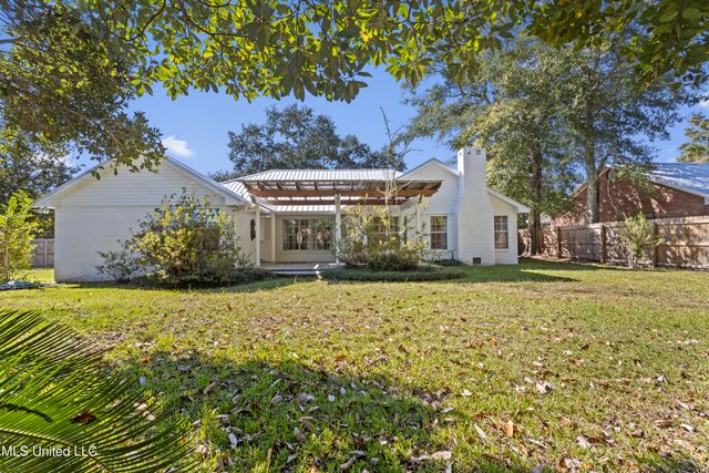 13313 Hollow Oak Lane, Ocean Springs, MS 39564