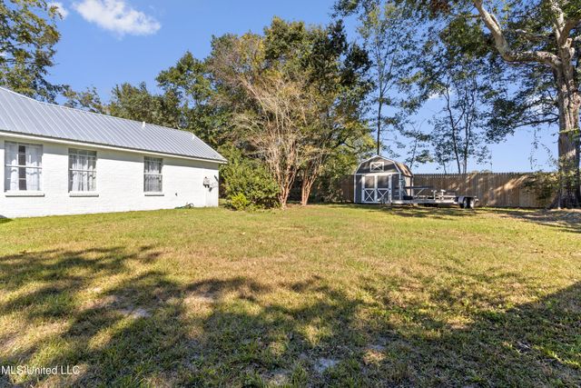 13313 Hollow Oak Lane, Ocean Springs, MS 39564