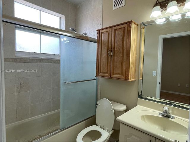 8507 NW 140th Ter 801, Miami Lakes, FL 33016