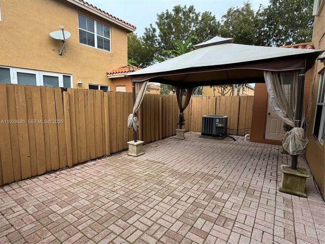 8507 NW 140th Ter 801, Miami Lakes, FL 33016