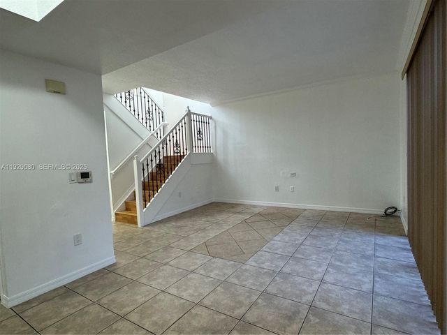 8507 NW 140th Ter 801, Miami Lakes, FL 33016