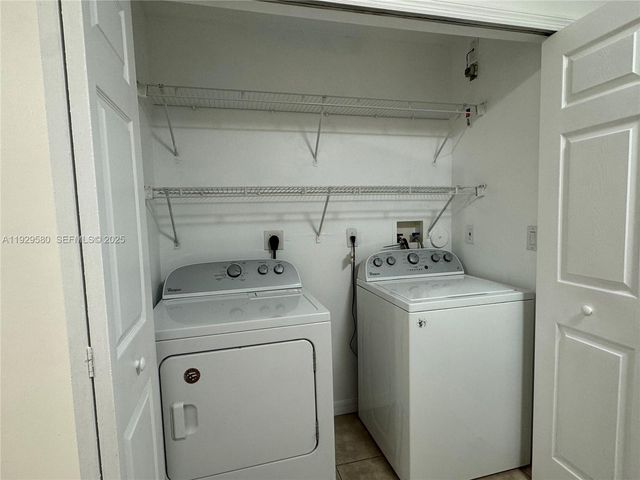 8507 NW 140th Ter 801, Miami Lakes, FL 33016