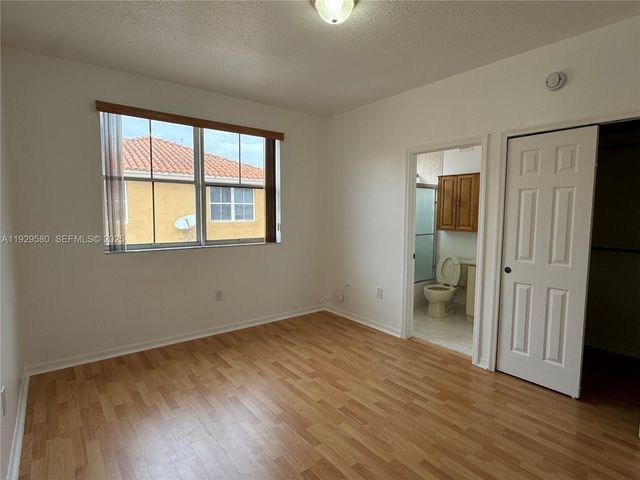 8507 NW 140th Ter 801, Miami Lakes, FL 33016