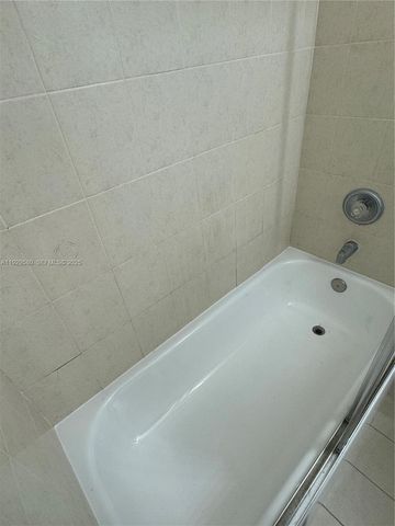 8507 NW 140th Ter 801, Miami Lakes, FL 33016