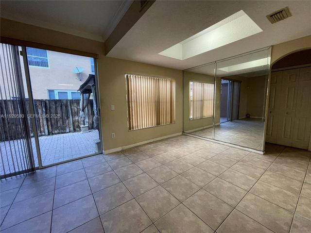 8507 NW 140th Ter 801, Miami Lakes, FL 33016