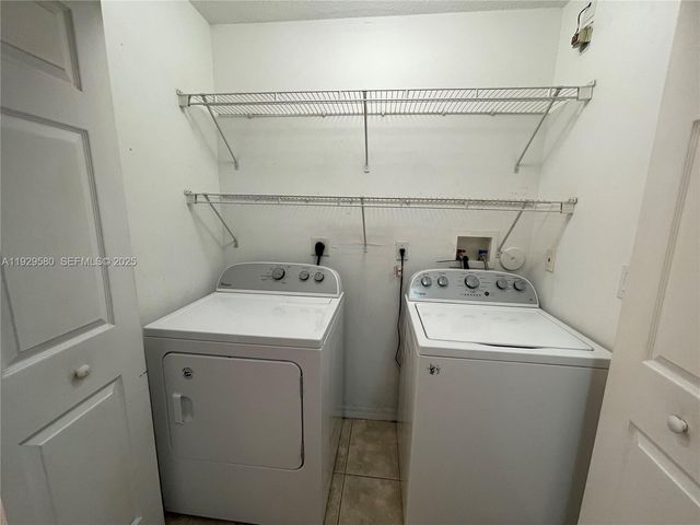 8507 NW 140th Ter 801, Miami Lakes, FL 33016