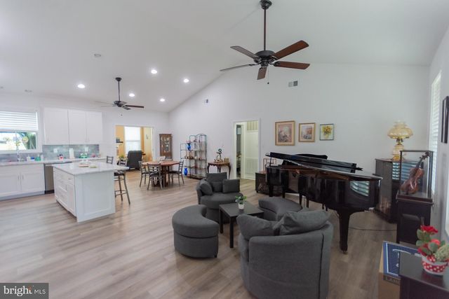 57 CILANTRO LN, Bunker Hill, WV 25413