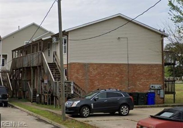 9633 15th Bay St Apt 1, Norfolk, VA 23518