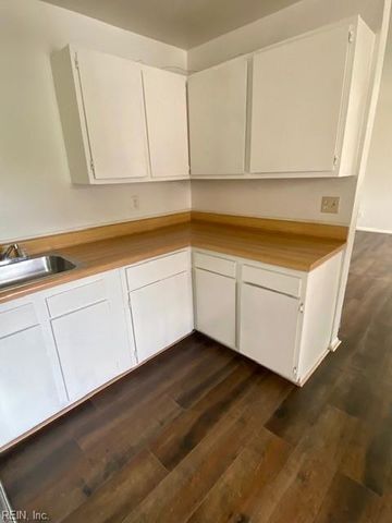 9633 15th Bay St Apt 1, Norfolk, VA 23518
