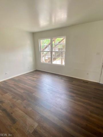 9633 15th Bay St Apt 1, Norfolk, VA 23518