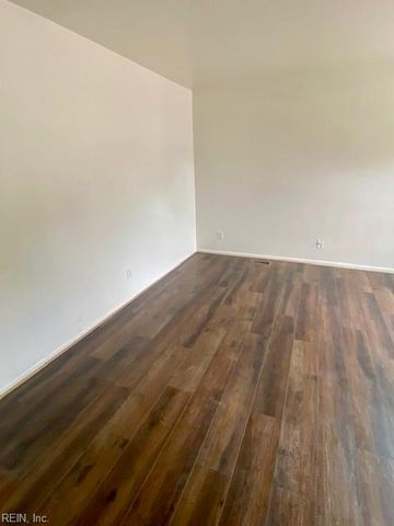 9633 15th Bay St Apt 1, Norfolk, VA 23518
