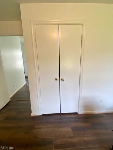 9633 15th Bay St Apt 1, Norfolk, VA 23518