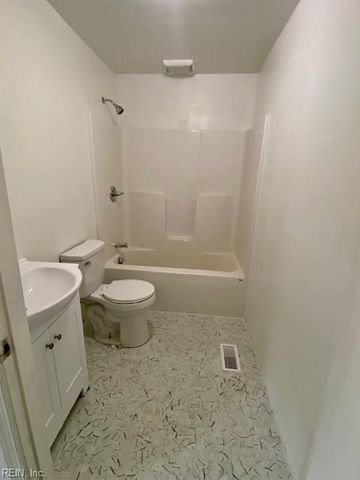 9633 15th Bay St Apt 1, Norfolk, VA 23518