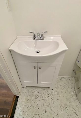 9633 15th Bay St Apt 1, Norfolk, VA 23518