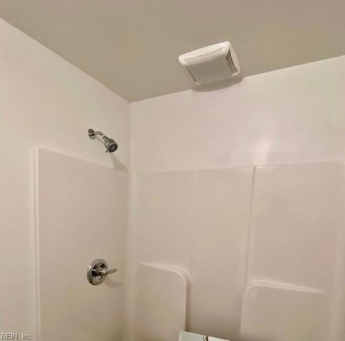 9633 15th Bay St Apt 1, Norfolk, VA 23518