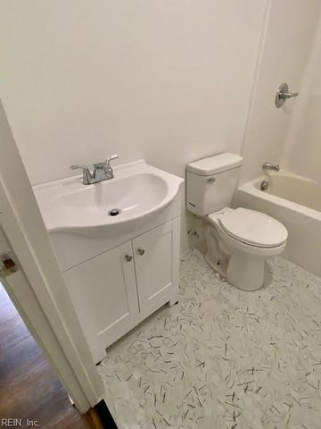 9633 15th Bay St Apt 1, Norfolk, VA 23518
