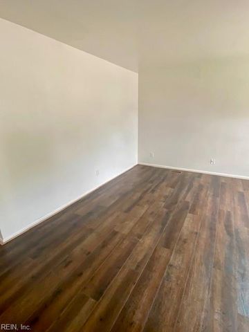 9633 15th Bay St Apt 1, Norfolk, VA 23518