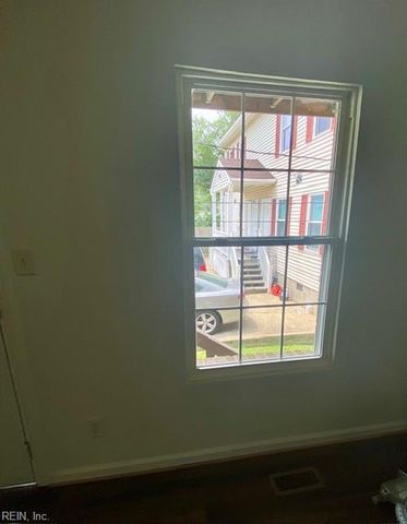 9633 15th Bay St Apt 1, Norfolk, VA 23518
