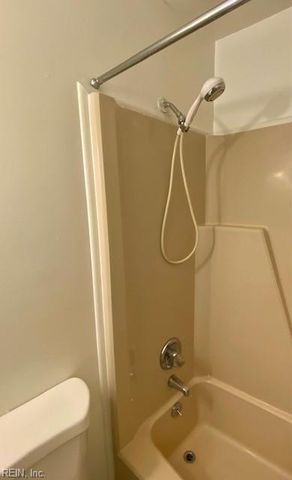 9633 15th Bay St Apt 1, Norfolk, VA 23518