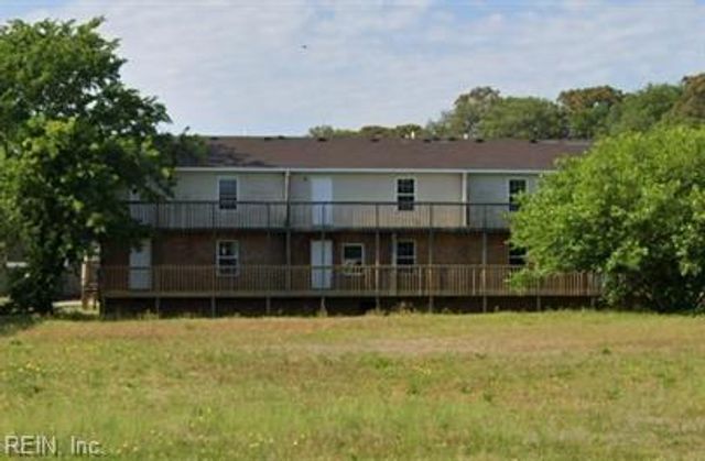 9633 15th Bay St Apt 1, Norfolk, VA 23518