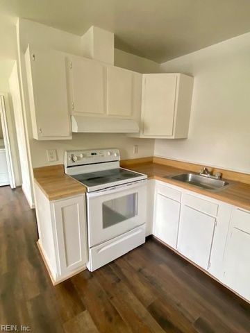 9633 15th Bay St Apt 1, Norfolk, VA 23518