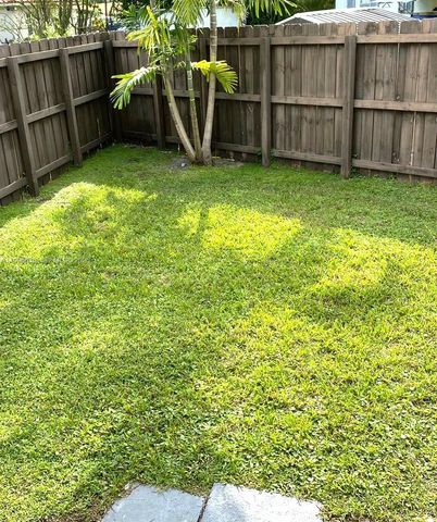 920 NE 108th St B, Biscayne Park, FL 33161