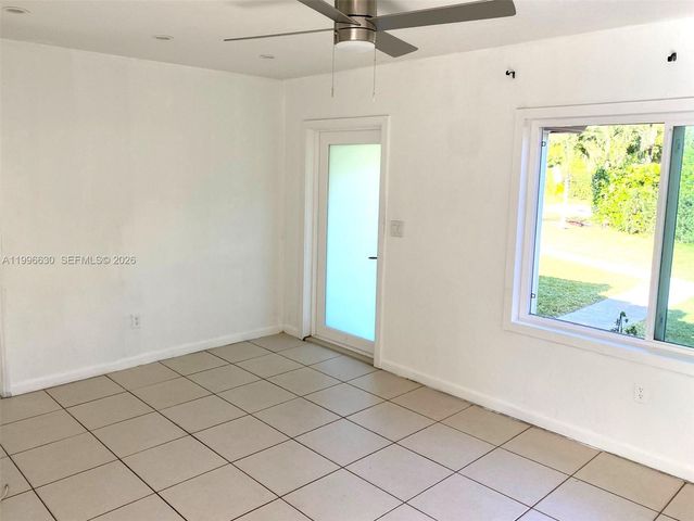 920 NE 108th St B, Biscayne Park, FL 33161