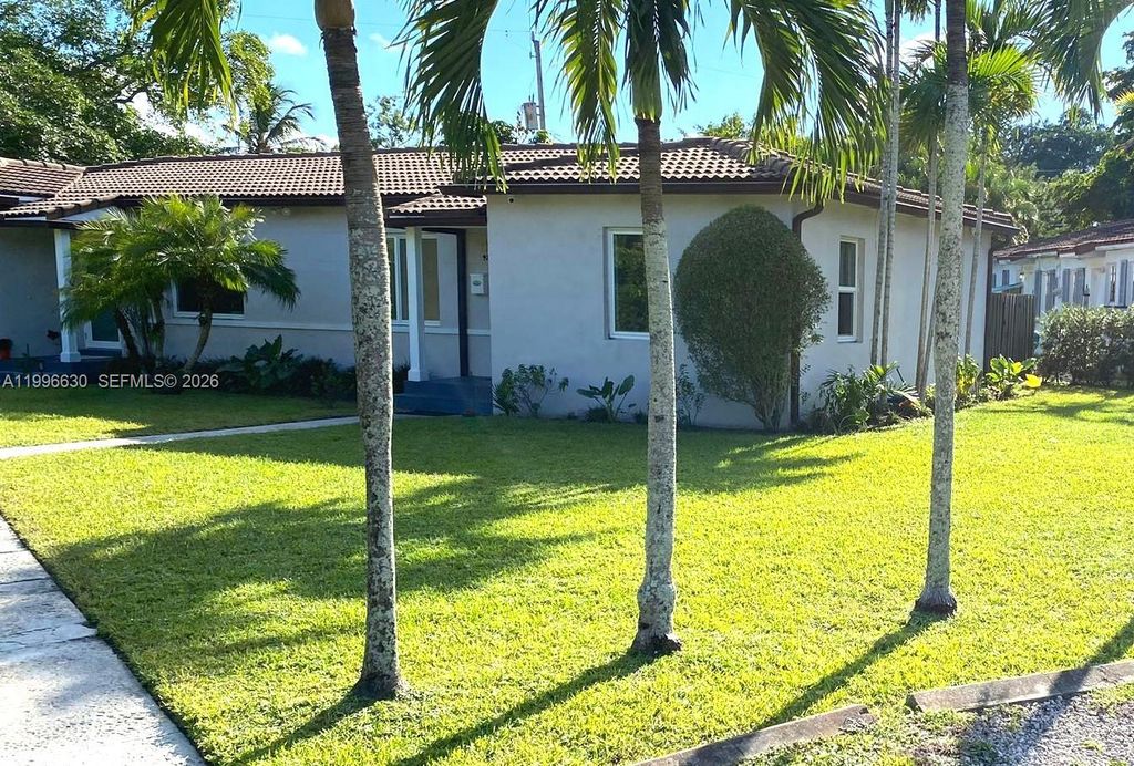 920 NE 108th St B, Biscayne Park, FL 33161