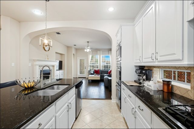 3021 Bans Crown Boulevard, Lewisville, TX 75056