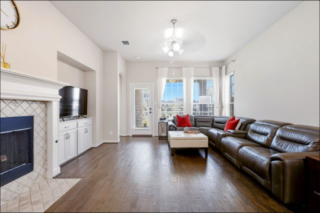 3021 Bans Crown Boulevard, Lewisville, TX 75056