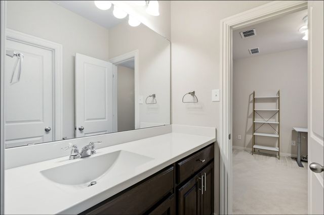 3021 Bans Crown Boulevard, Lewisville, TX 75056