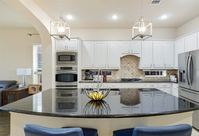 3021 Bans Crown Boulevard, Lewisville, TX 75056