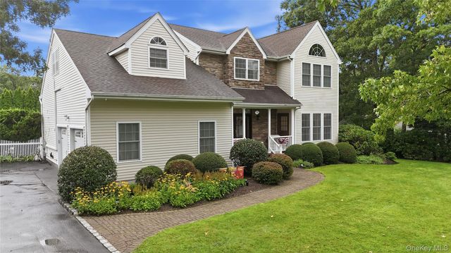 4 Wood Hollow Drive, Westhampton, NY 11977