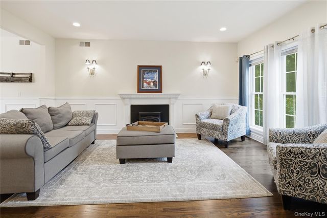 4 Wood Hollow Drive, Westhampton, NY 11977
