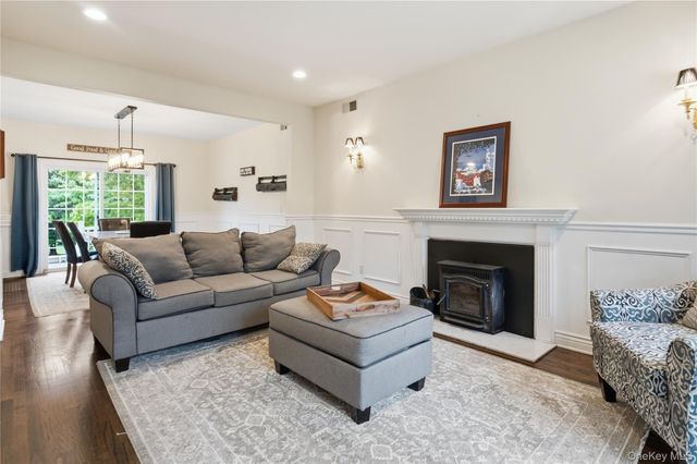 4 Wood Hollow Drive, Westhampton, NY 11977